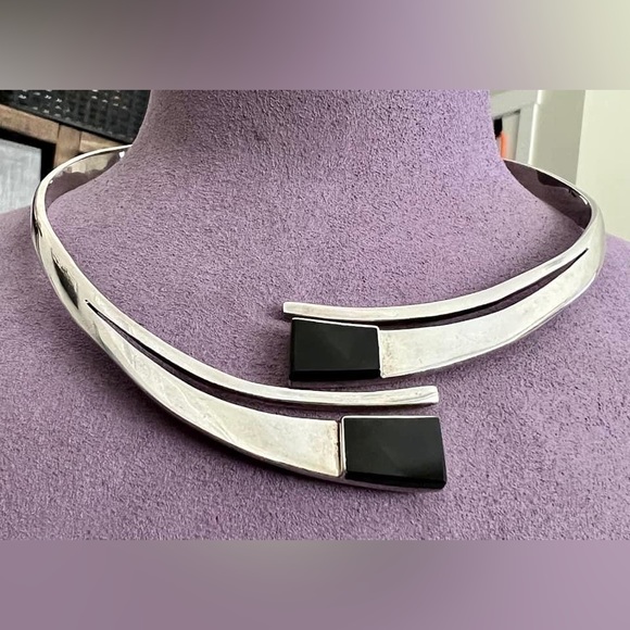Vintage Sterling Silver Taxco Hinged Onyx Collar - Picture 3 of 5